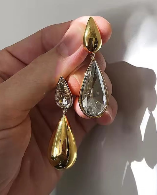 Odelia - striking design with a teardrop shape earrings