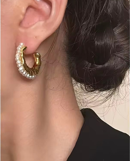 Mildred - 18k gold plated stylish and elegant hoop earrings with pearls