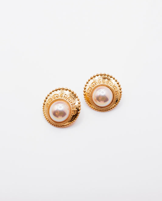 Zahia - 18k gold plated elegant design with circular frame earrings