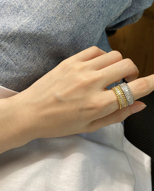 Aisling - 18k gold plated luxurious gold-tone ring with sparkling clear crystals