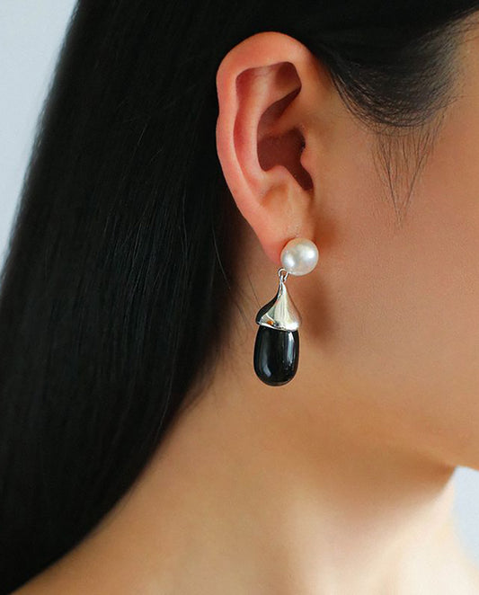 Amorette - 18k gold plated stud earrings with black and white elements