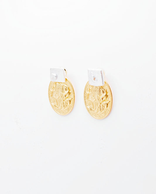 Evania - 18k gold plated earrings with pearl-like accents