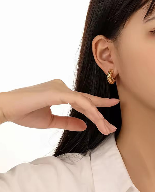Stella - 18k gold plated , small hoop earrings