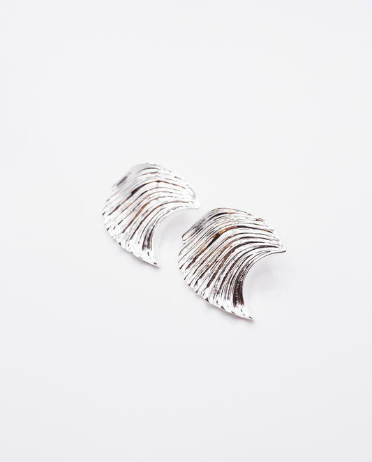 Wrenlin - 18k gold plated wave-like patterns stud earrings , silver color