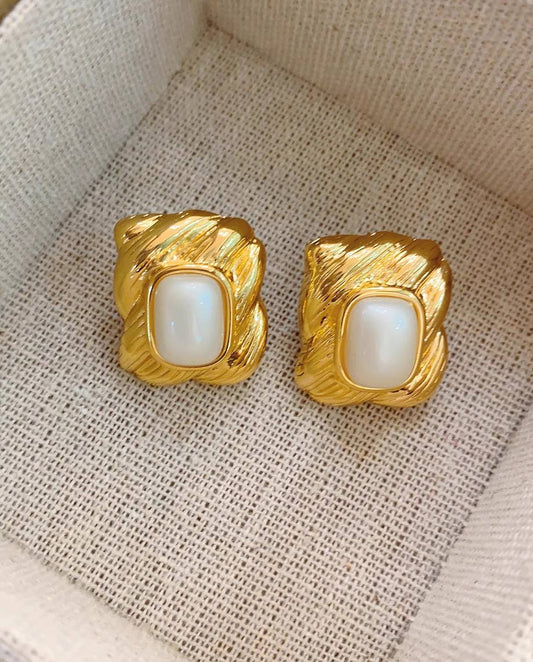 Lisette - 18k gold plated vintage-inspired earrings with pearls
