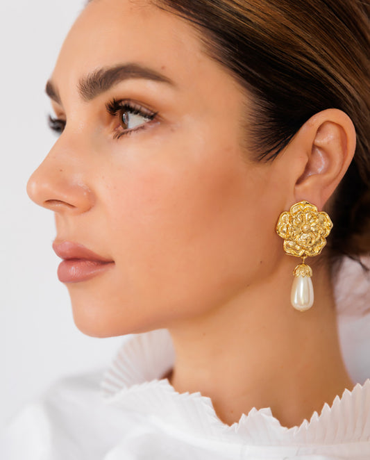 Aya - 18k gold plated elegant and vintage-inspired stud earrings , gold color