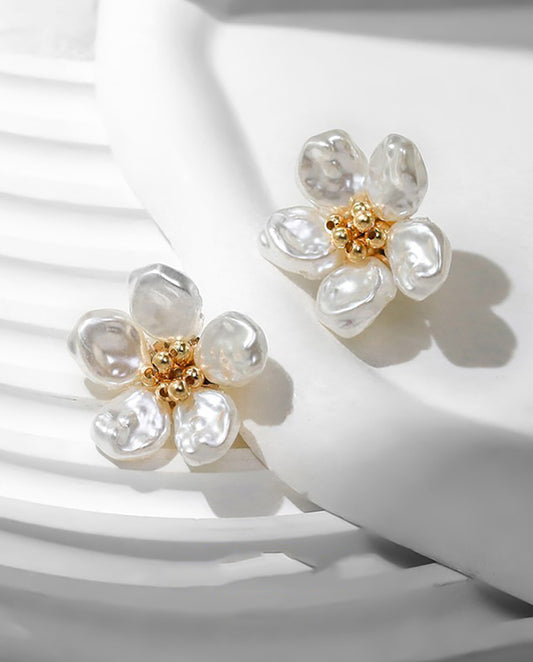 Clarisse - elegant flora design earrings with natural pearls