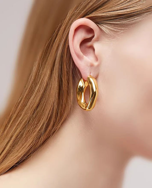 Verena - 18k gold plated elegant hoop earrings featuring a unique twisted design
