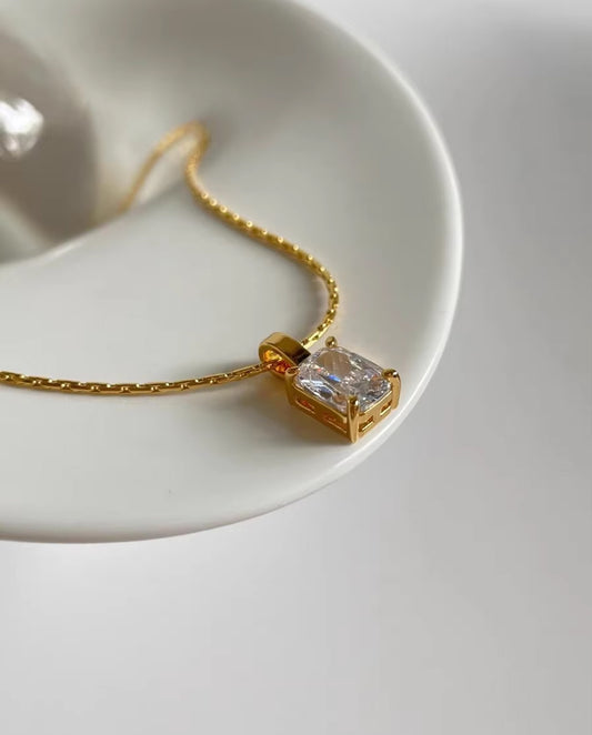 Brielle – 18K gold-plated necklace with rectangular cubic zirconia pendant, gold color