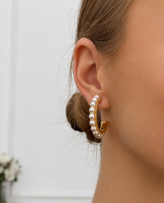 Yara - a pair of elegant 18k gold plated hoops earrings