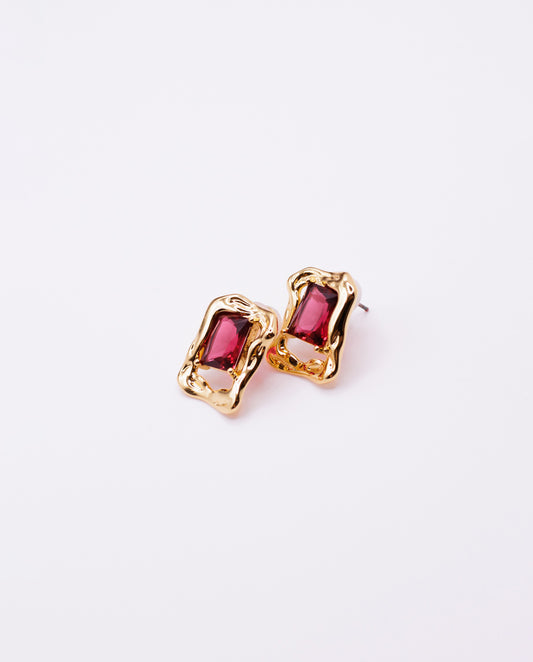 Daphne - elegant stud earrings 18k gold plated with red stones