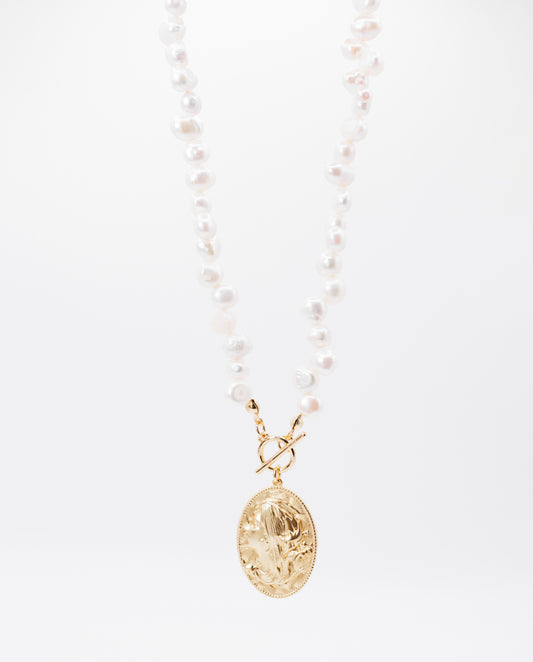 Evania - real pearls necklace with 18k gold plated oval medallion pendant