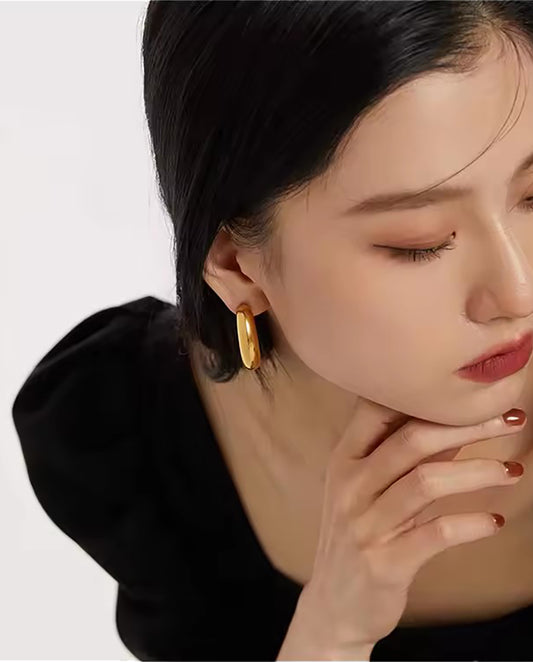 Victoria - 18k gold plated earrings with bold, sculptural design