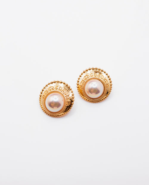 Zahia - 18k gold plated elegant design with circular frame earrings