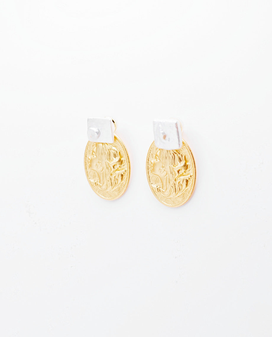Evania - 18k gold plated earrings with pearl-like accents
