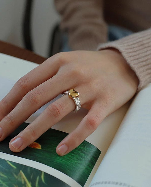 Winifred - 18k gold plated modern and chic design ring