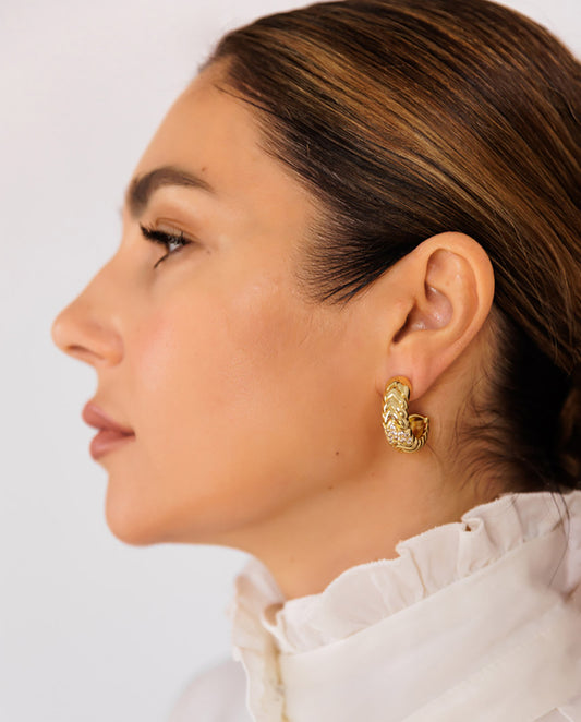 Viola - 18k gold plated bold and sophisticated design, gold color