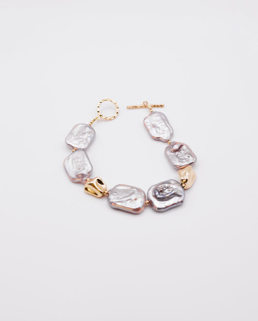 Victoria - natural pearls bracelet with 18k gold-tone accents