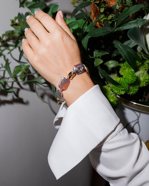 Victoria - natural pearls bracelet with 18k gold-tone accents