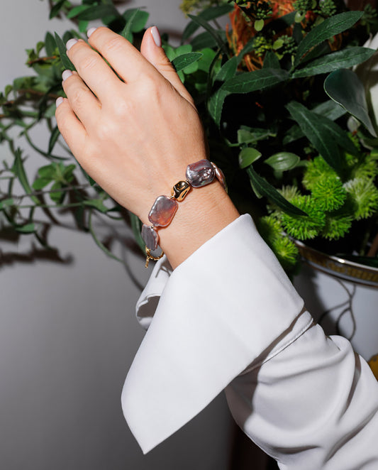 Victoria - natural pearls bracelet with 18k gold-tone accents