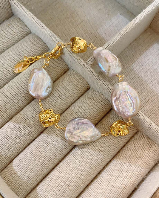 Victoria - natural pearls bracelet with 18k gold-tone accents