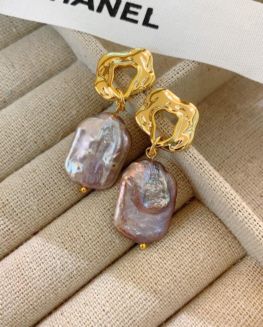 Genevieve - stylish 18k gold plated earrings with freshwater pearl
