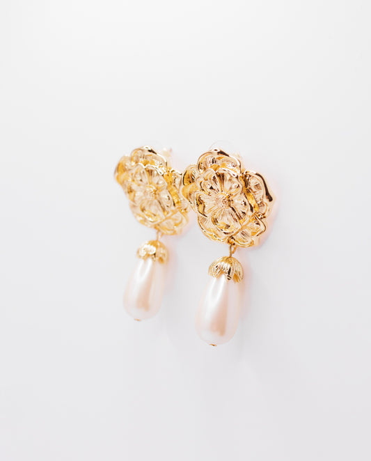 Aya - 18k gold plated elegant and vintage-inspired stud earrings , gold color