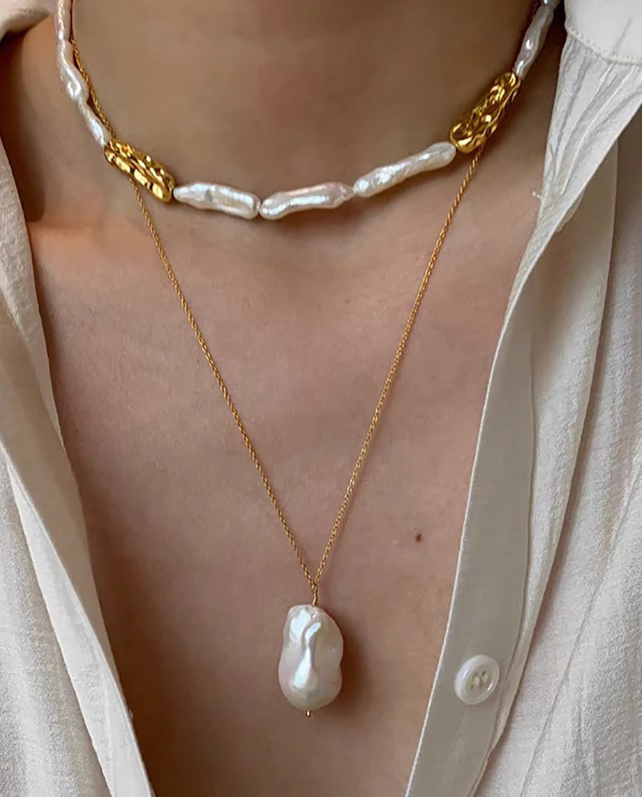 Persephone - 18k gold plated elegant necklace natural beauty and modern design with real pearls gold color