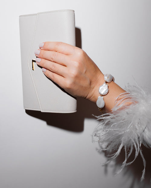 Xyla - freshwater elegant pearls bracelet with 18k gold finishing