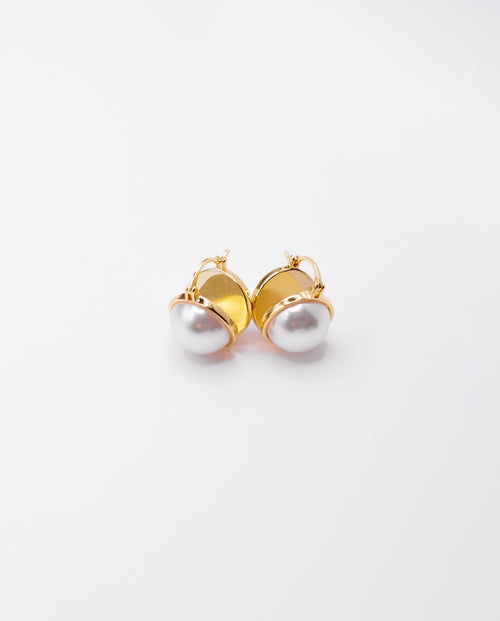 Camellia - 18k gold plated elegant drop earrings with pearls  , gold color
