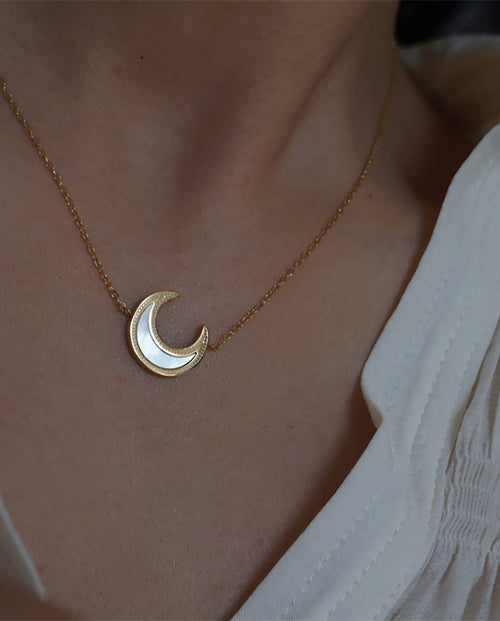 Themoon - 18k gold plated classic chain necklace with mother of pearl moon pedant , gold color