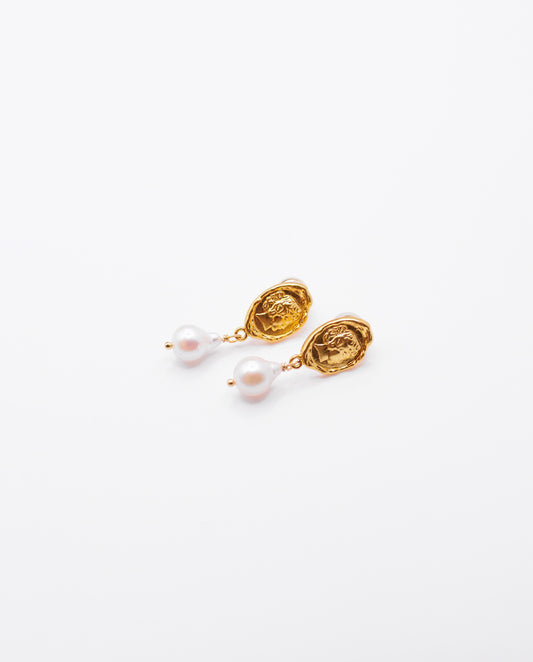 Penelope - 18k gold plated elegant drop earrings with pearls