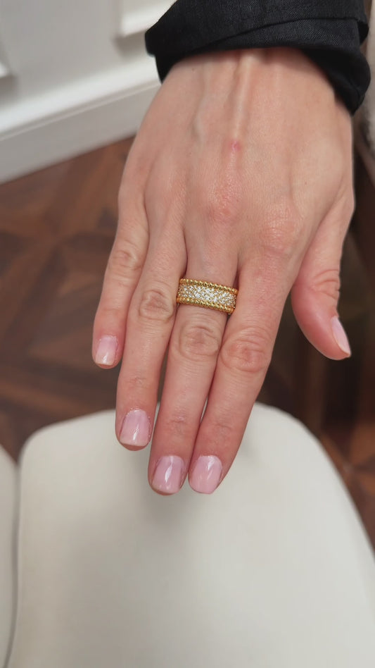 Aisling - 18k gold plated luxurious gold-tone ring with sparkling clear crystals