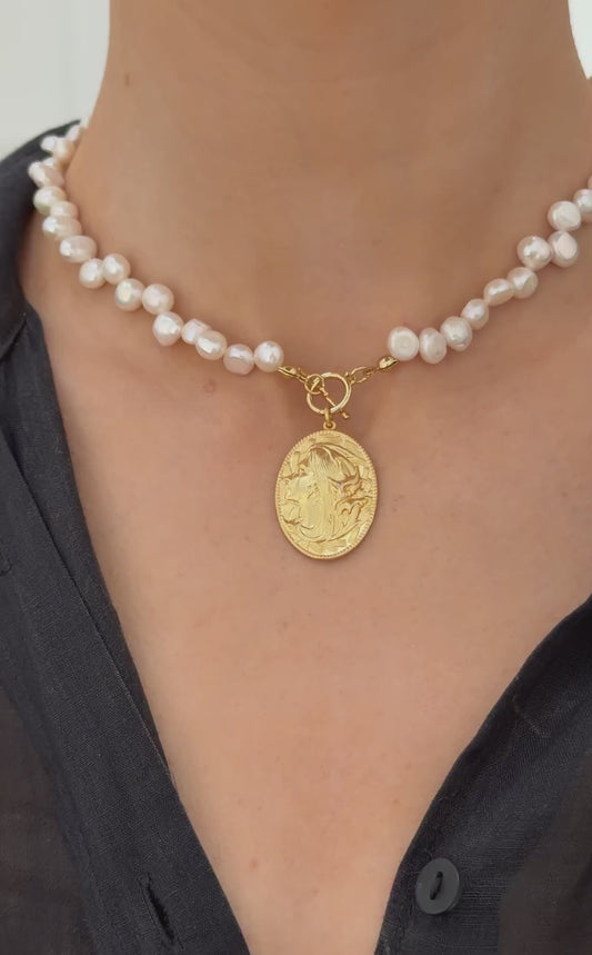 Evania - real pearls necklace with 18k gold plated oval medallion pendant