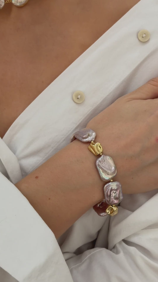 Victoria - natural pearls bracelet with 18k gold-tone accents