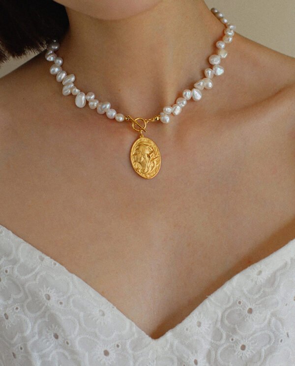 Evania Necklace